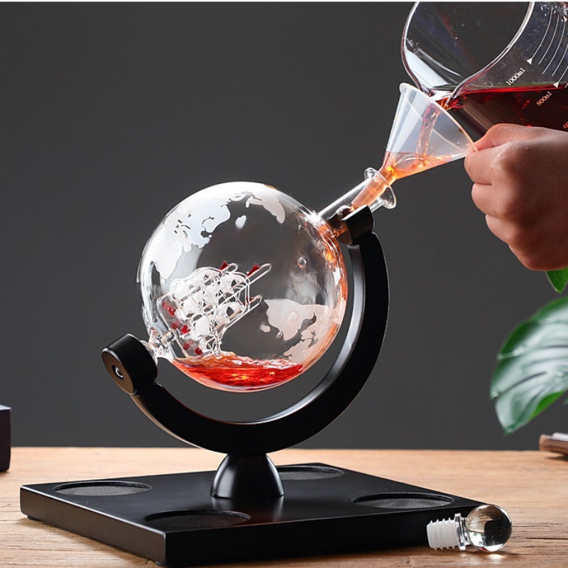 装飾的な地球儀型ワインデキャンタセット、スタンド付きガラスカ - Home Bar Set のレビューと価格